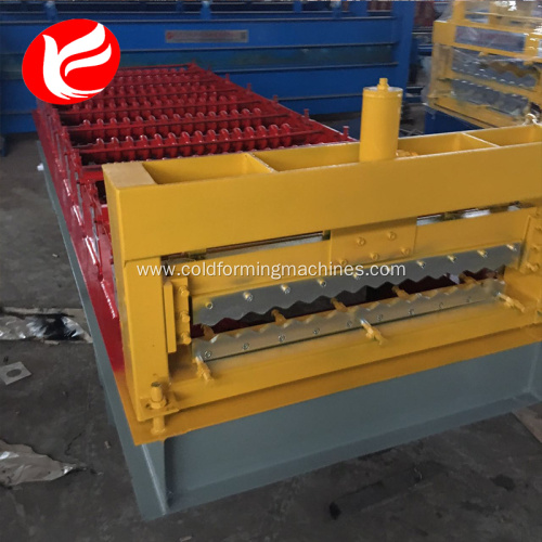 Color steel corrugated roof plate roll forming machine